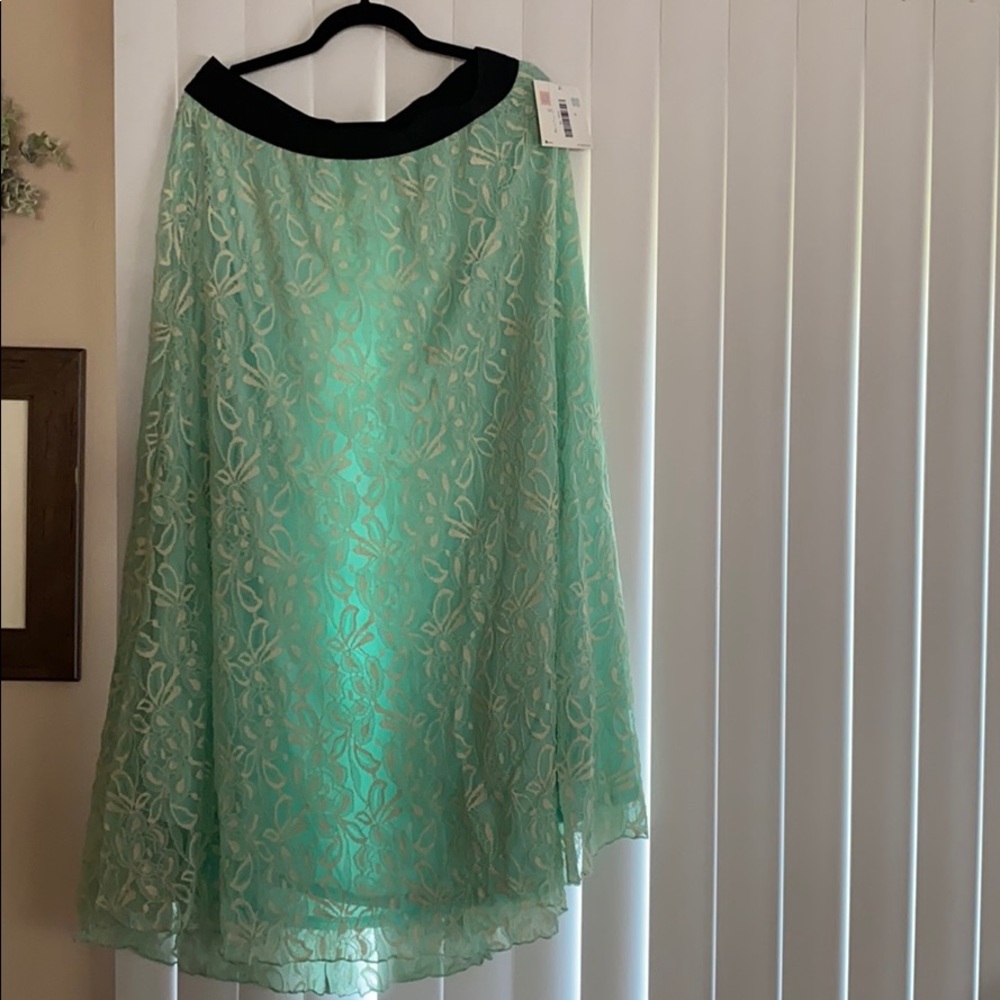 LuLaRoe Lucy - Size XL NEW WITH TAGS
